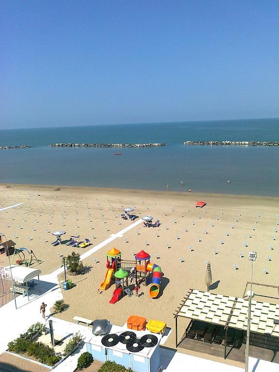 Hotel Gardenia بيلاريا-إيجيا مارينا المظهر الخارجي الصورة